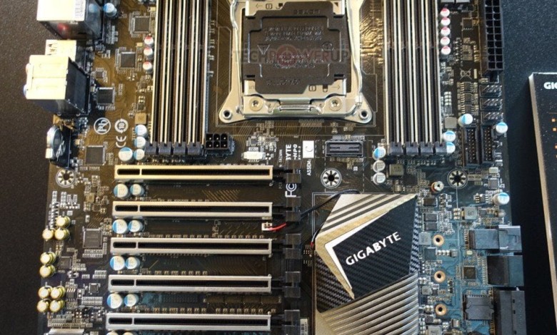 Gigabyte C422 WS
